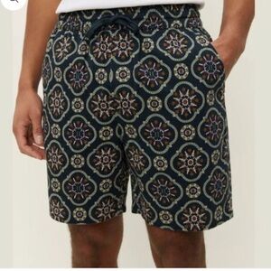 Les Deux 7” Otto AOP Tapestry Shorts Men’s Size Medium New Dark Navy